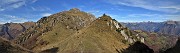 58 Vista panoramica sul Passo di Grialeggio (1690 m) con Venturosa ed oltre